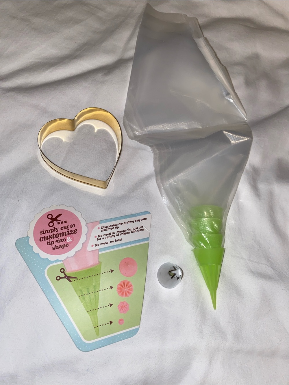 Heart Cookie Cutter with Pastry Piping Bags - Picture 1 of 8